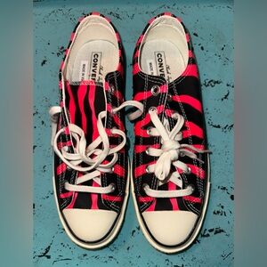 Converse All Star Pink & Black Tiger pattern shoes Women's size 9 1/2